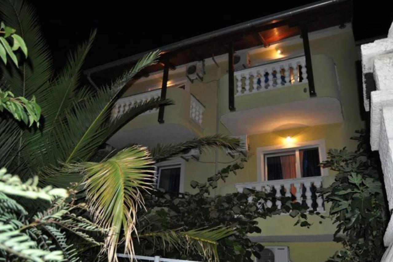 Cozy Apartment With Breakfast On Request 1 Pula Exterior foto