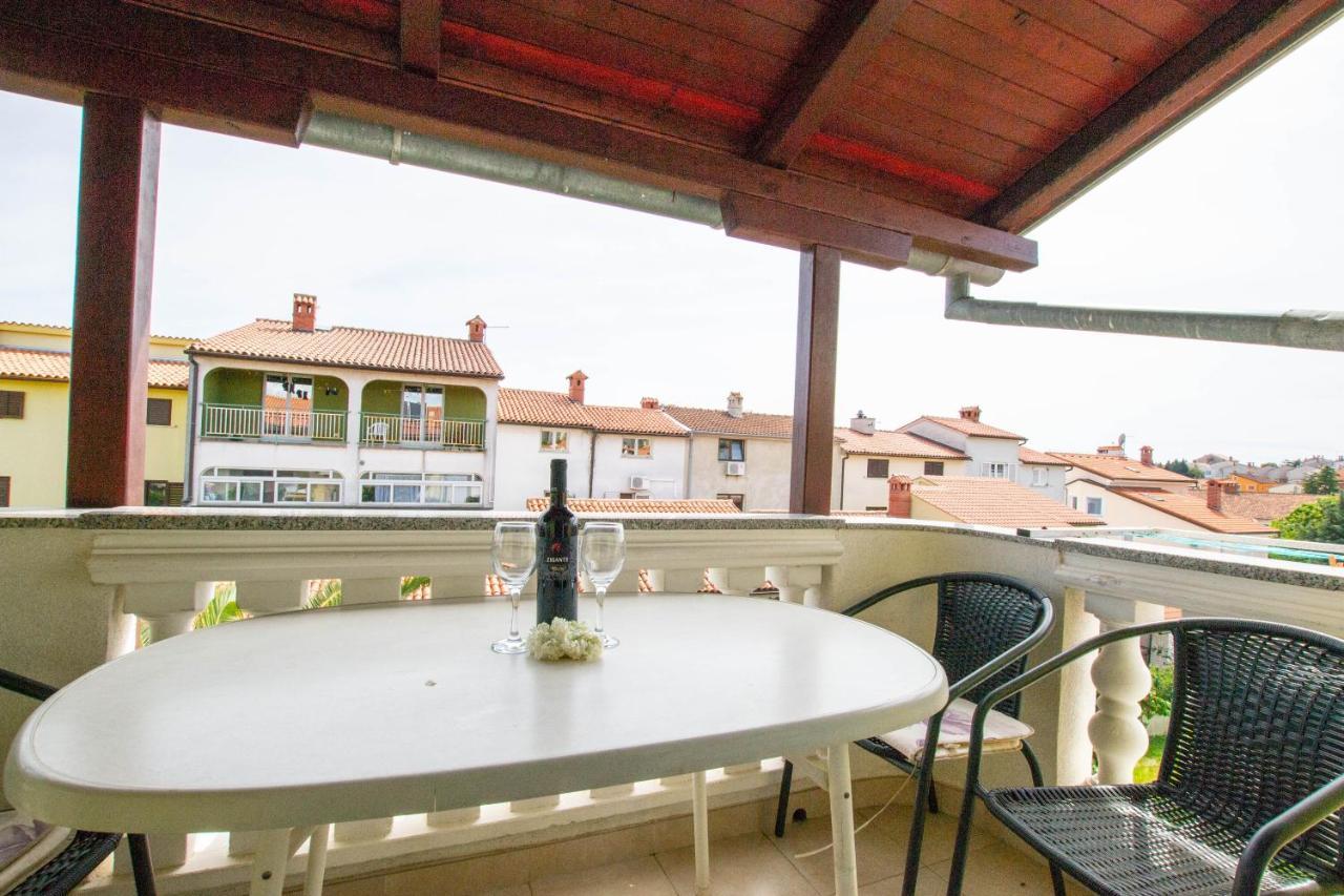 Cozy Apartment With Breakfast On Request 1 Pula Exterior foto