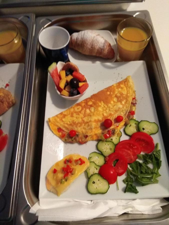 Cozy Apartment With Breakfast On Request 1 Pula Exterior foto