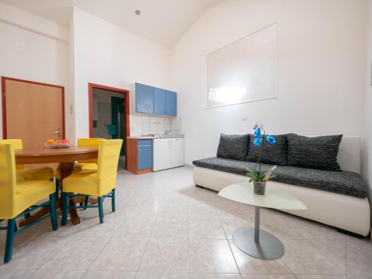 Cozy Apartment With Breakfast On Request 1 Pula Exterior foto